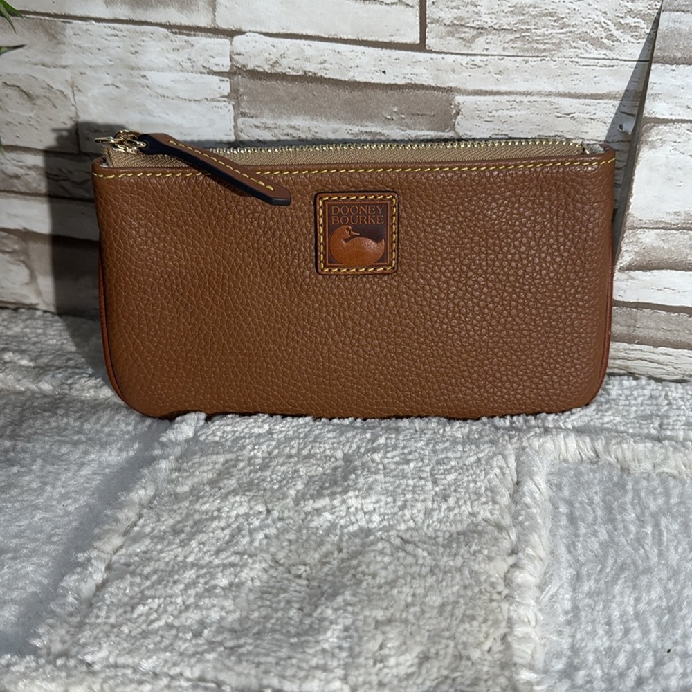 Dooney & Bourke Brown Leather Pebble Grain Wristlet - Picture 2 of 9